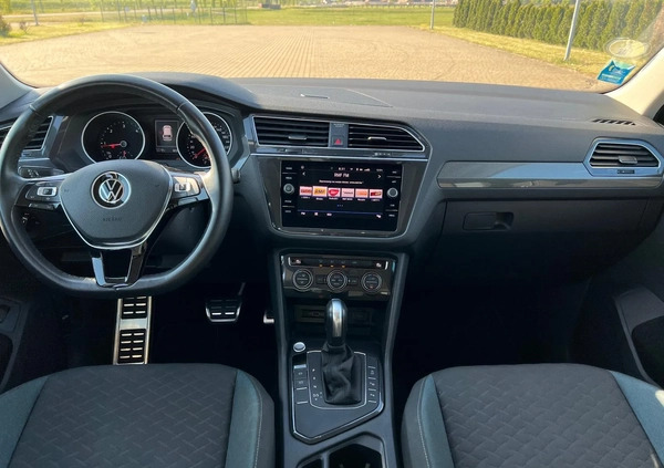 Volkswagen Tiguan cena 94700 przebieg: 102300, rok produkcji 2020 z Uniejów małe 232